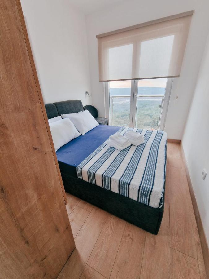 Cozy Apartments With Pool And Splendid Seaview Kavac Exterior photo