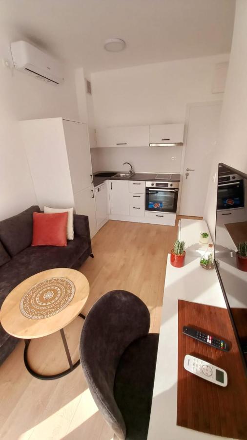 Cozy Apartments With Pool And Splendid Seaview Kavac Exterior photo